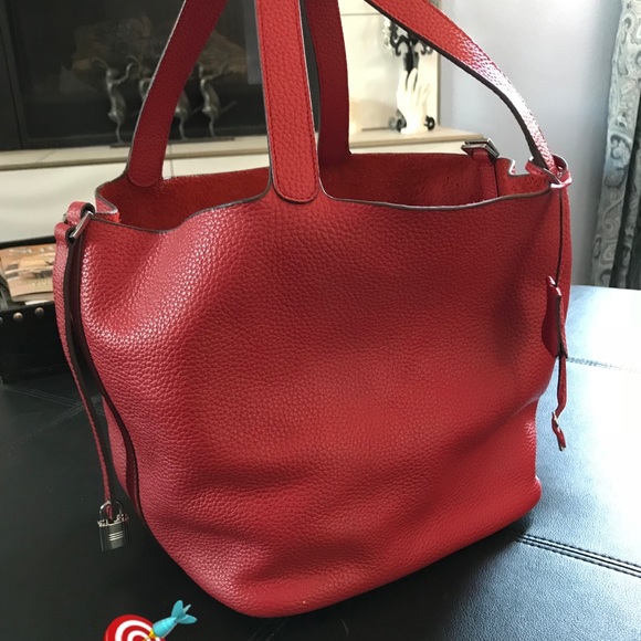 Handbags - Red Leather Tote 🎯🎯🎯